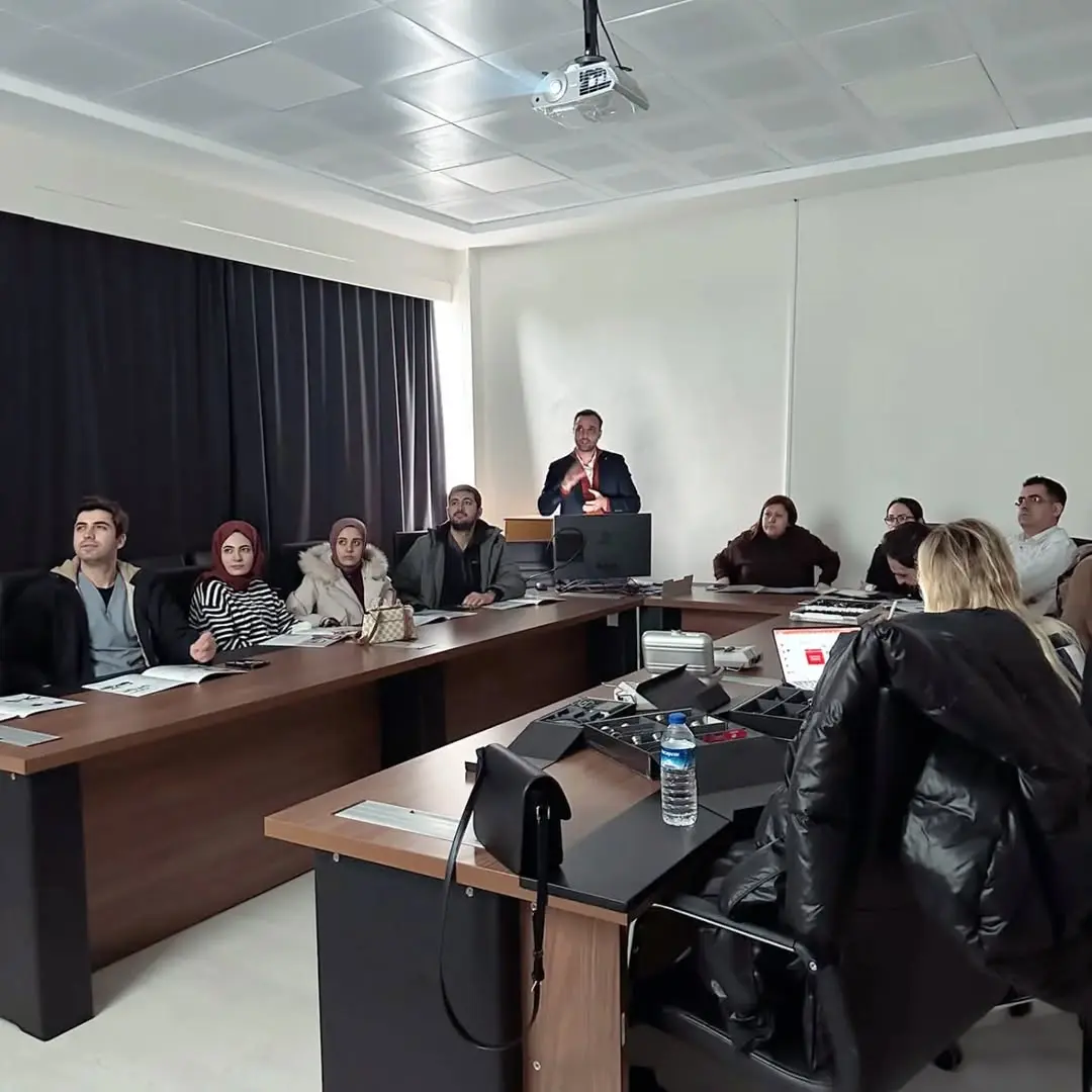 Dicle Üniversitesi Diş Hekimliği Fakültesi’nde Bisco ve ExamVision Ürünleriyle Başarılı Bir Sunum ve Demo Etkinliği